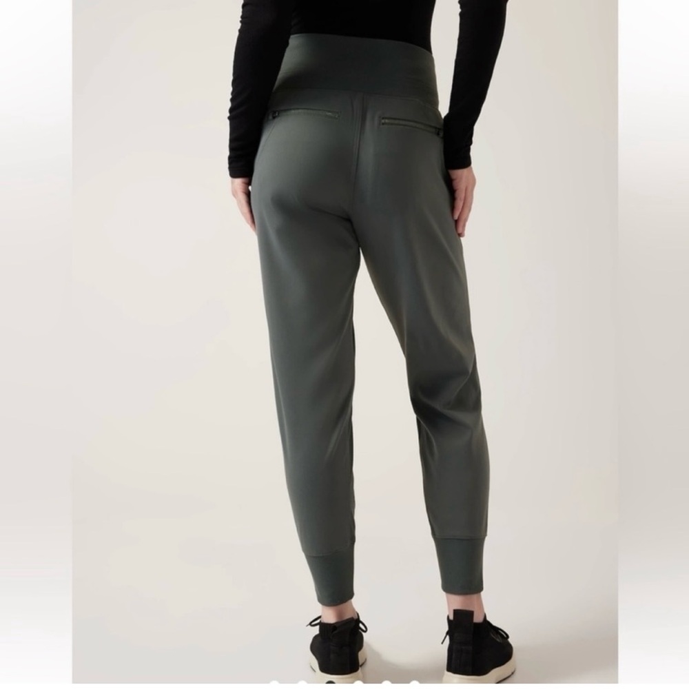 NWT Athleta Venice Jogger - Size Small - Picture 3 of 5